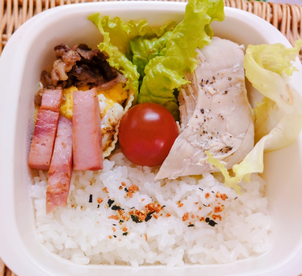 YucaIcloud's tweet photo. お弁当。
子どもの食物アレルギー、別の食品で再発した疑惑。明日の仕事はキャンセルして病院だ〜。また食べれるものが限定されちゃうかな…
#お弁当 https://t.co/LF4CB8Ns2K