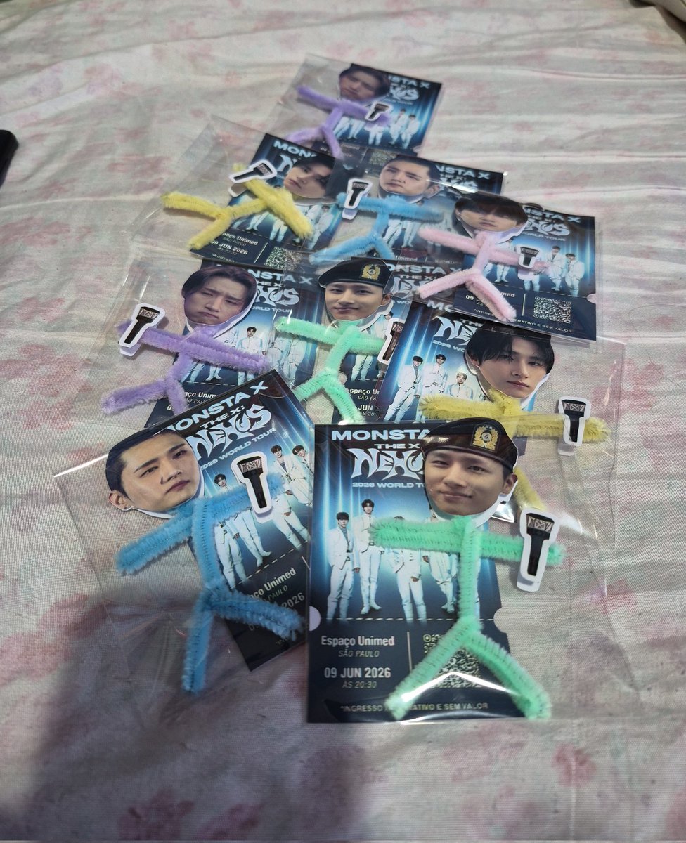 mondianysta's tweet photo. Os primeiros kits saindo e a ansiedade aumentando para ver a reação de vocês quando receberem na fila 🤧🤧 https://t.co/mT6WhoAsRO
