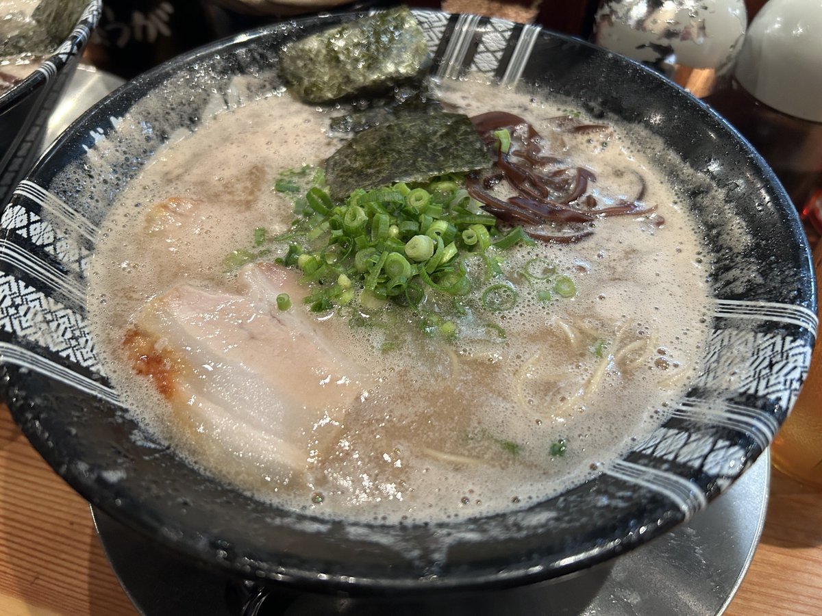 まき割り tweet media
