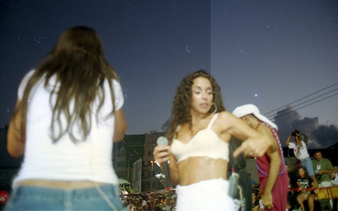 acervomercury's tweet photo. daniela mercury no trio expresso 2222 em 1998 https://t.co/33jvZ7L9T6