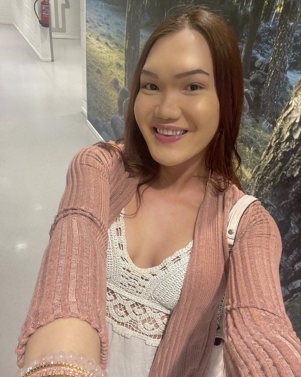 rassellinerose's tweet photo. ❤️💖🌺🌸💞 #selfie #me #smile #pink #love #ikea #ikeatime #goingout #weekend #happyweekend #joy #selfiegirl #selfiequeen #selfiegirls #Rasselline #blogger #lifestyleblogger #fashionblogger #spring #springvibes #springtime #springvibe #springmoments https://t.co/ppHgjwh70g