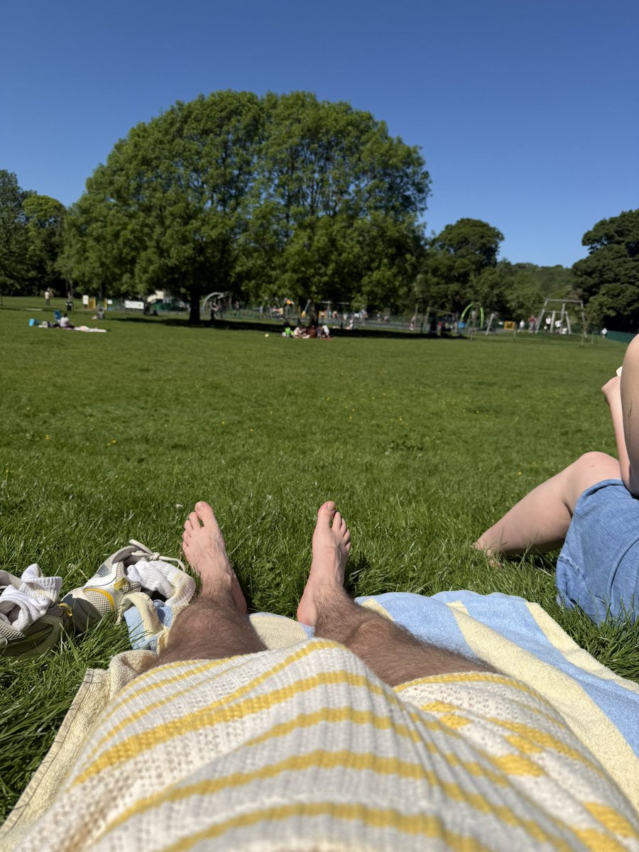 reecesome's tweet photo. sunbathing whilst hungover https://t.co/MUF7Um5H1H