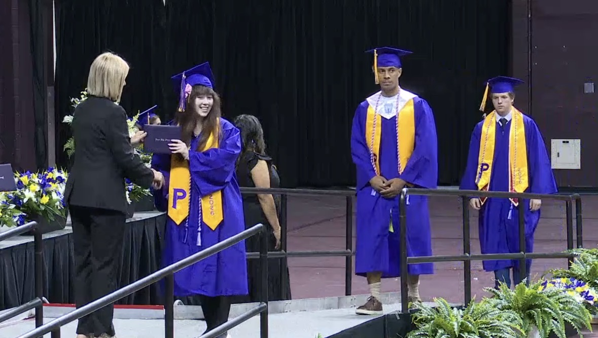 adventmiyu's tweet photo. I finally graduated high school ! https://t.co/3ib9peGuRw