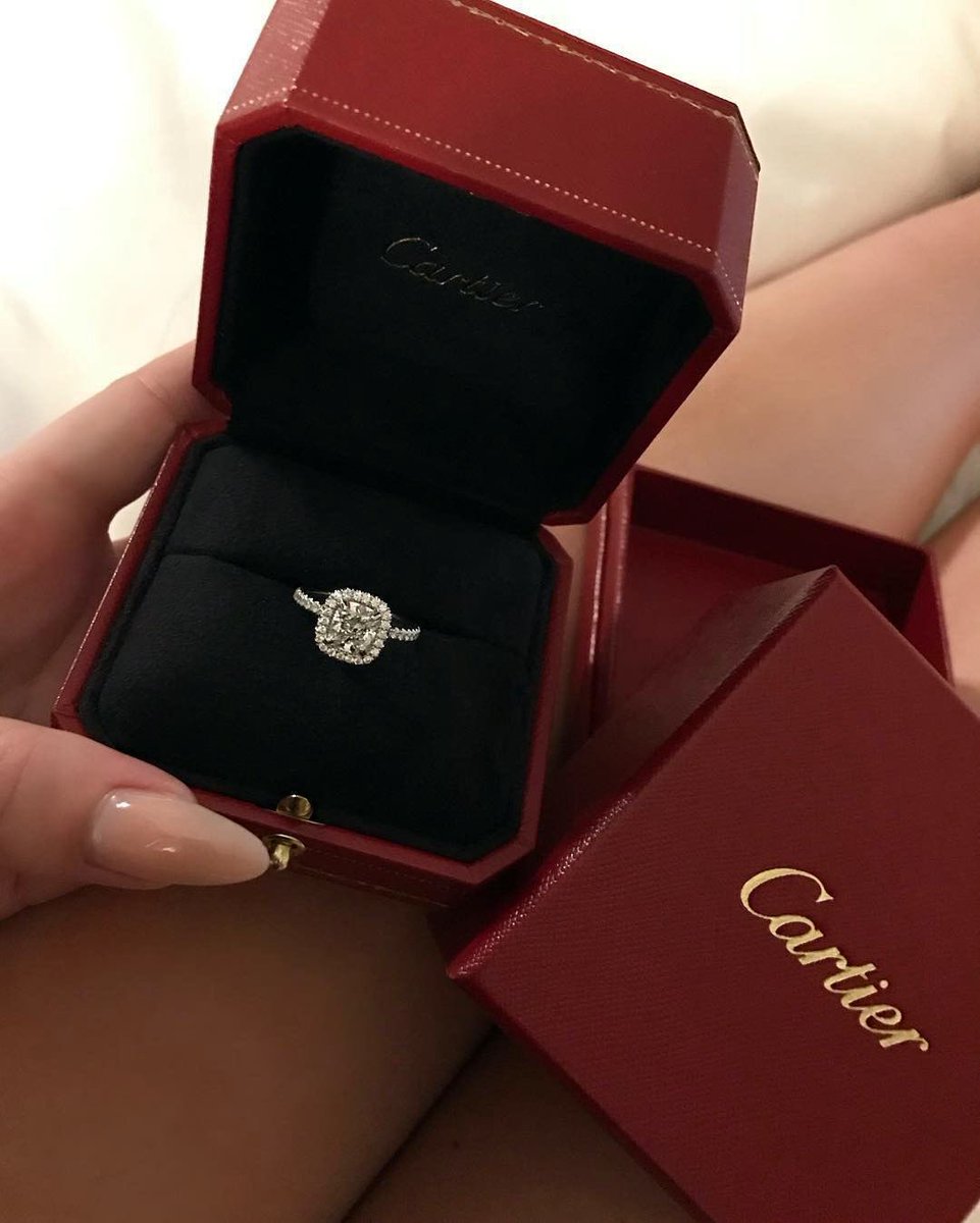 1leio's tweet photo. cartier ring 💍 https://t.co/c3c296wfNM