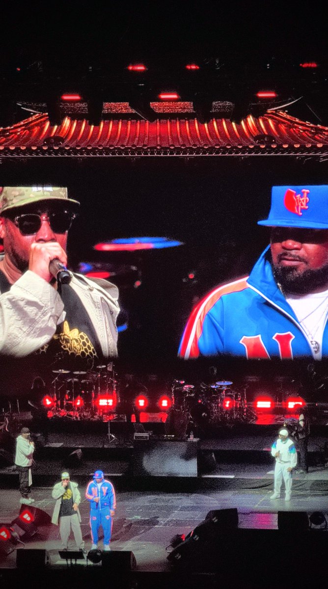 PIGTHERYO's tweet photo. 二度と？このメンバーを日本で見ることは
無いと言われてるファイナルライブ。

wu-tang clanを横浜kアリーナにて！

思い出詰まった曲のみの構成で最高でした。

一つ言わせてもらうと低音域が強すぎて
高音・中音が。。。

曲聞いても最初なんの曲か分からないぐらいで
そこだけは唯一不満な音響に https://t.co/hL7FZvpJa4