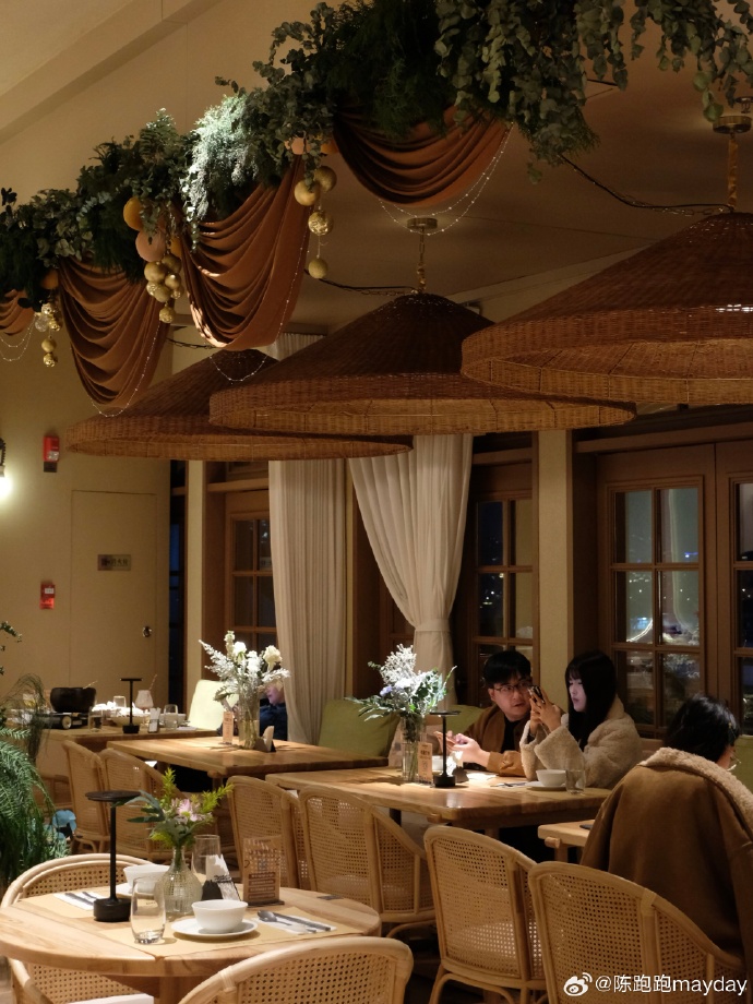 sonostella1's tweet photo. Thanksgiving feast just dropped at our bistro! Creamy pumpkin soup, herb-roasted turkey u0026 spiced apple crumble—perfect for cozy vibes. Reserve now! https://t.co/RgIM85GDK4