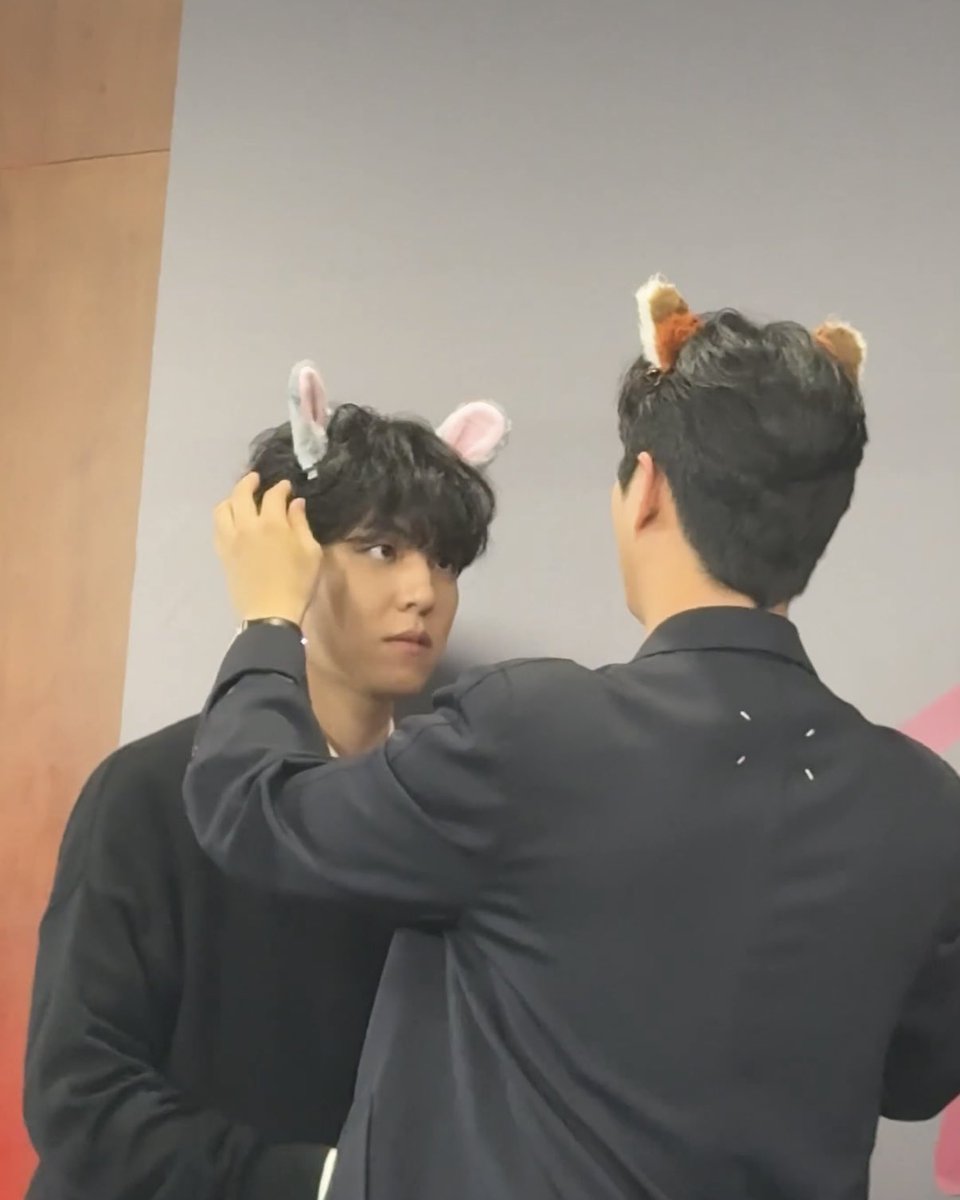 스 tweet media