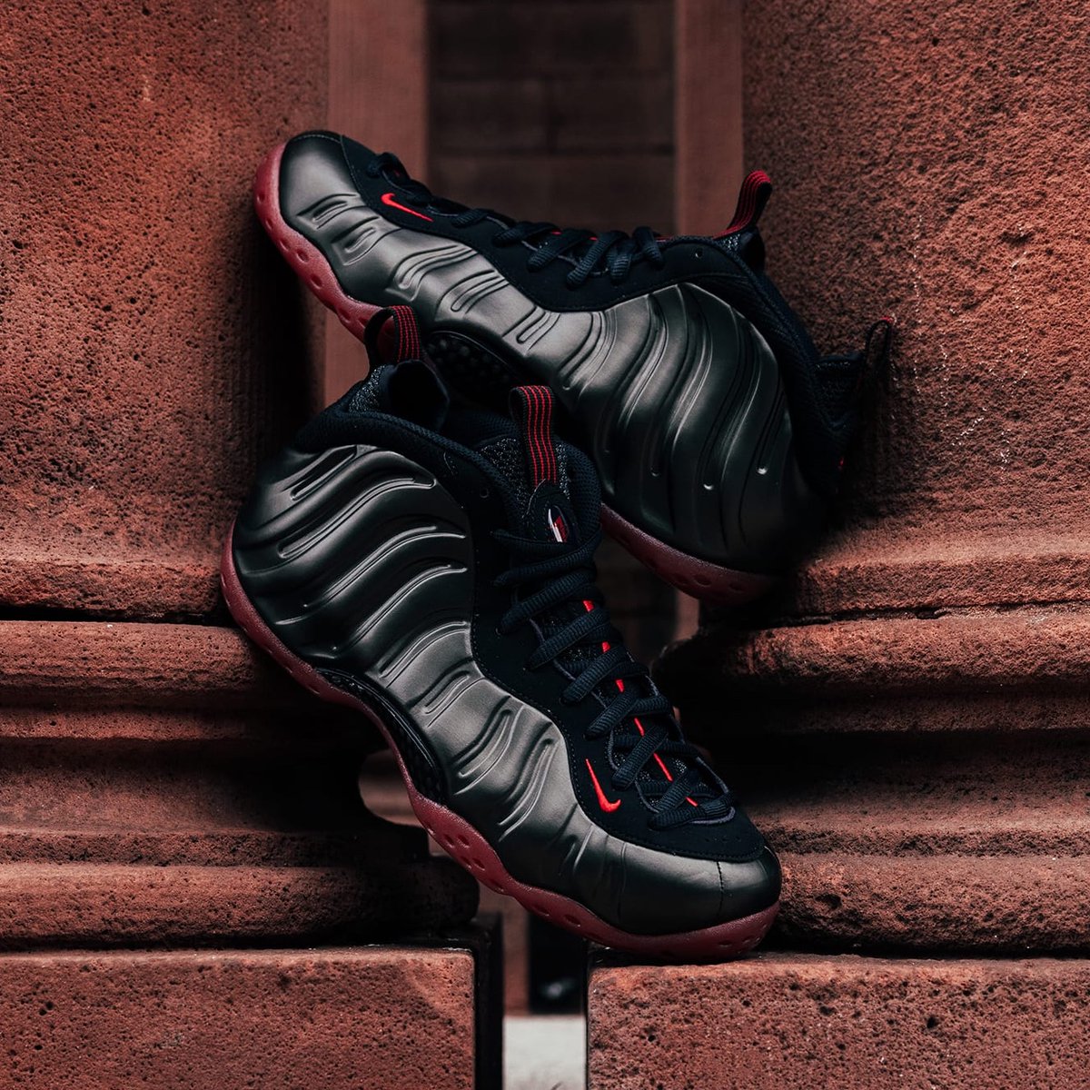 sneakerhuddle's tweet photo. Ad: $141.73 Nike Air Foamposite One "Cough Drop" in cart (LOGIN) 

https://t.co/XrHKJAAH8K https://t.co/MI1xfpxA14