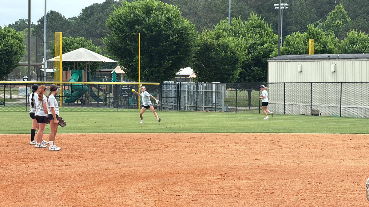 jake_ripple's tweet photo. 1st day of practice at the @NJCAASoftball national tournament for @goconqssb!! #BurnTheBoats https://t.co/GdYnmsy4MT