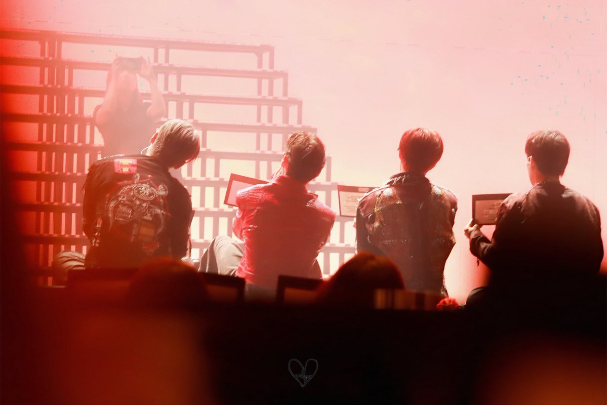 シ 러워워 💜 tweet media