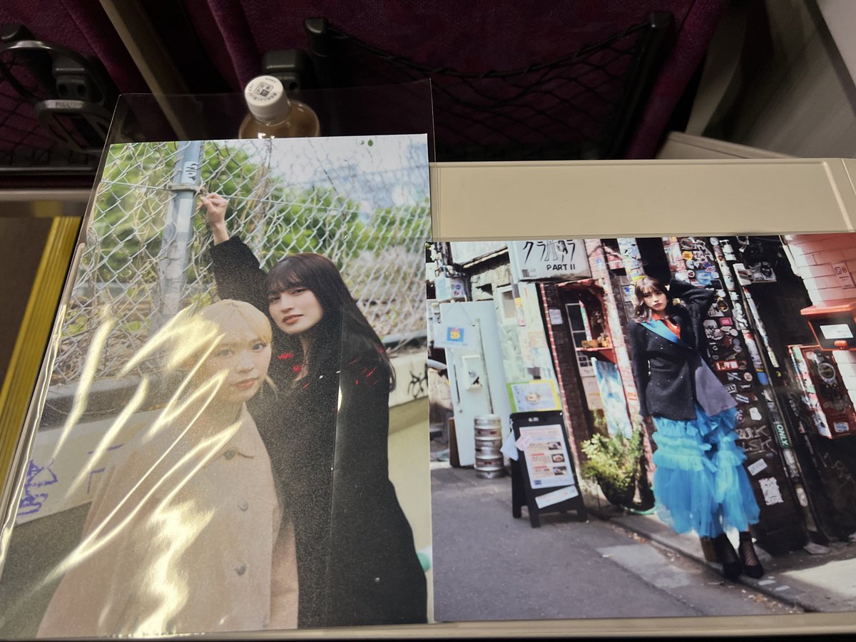 a_chan_cutegirl's tweet photo. どれも素敵なグッズで良きなのよ!
じーなのポストカード2つ購入しましたがその時のじーなの表情が忘れられませんわ〜
みり愛ちゃんと一緒に写真展を行ってるじーなは仲間なのよ!
#Esteem
#渡辺みり愛
#神志那結衣 https://t.co/w4VA79lPGt