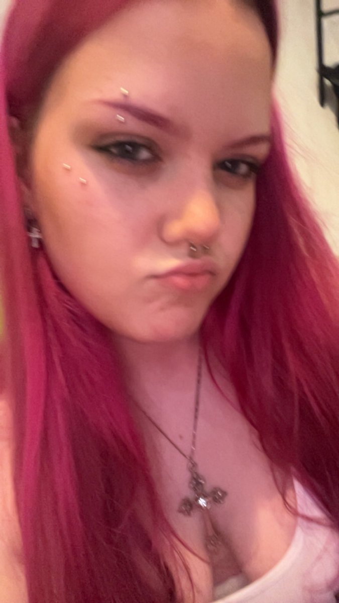 asstronomy202's tweet photo. #geesetwtselfieday posting to the void https://t.co/vMmlBgWCOI
