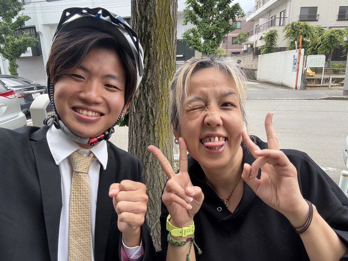Okumura_Islands's tweet photo. いつもお世話になっているK.Baseの店員さんに、
「チラシ入ってたよ！」と声をかけていただきました😊
狛江ペンギンも可愛いと言っていただけて、とても嬉しかったです🐧✨
ありがとうございます！

#狛江　#KBase https://t.co/rP0wvDujTw