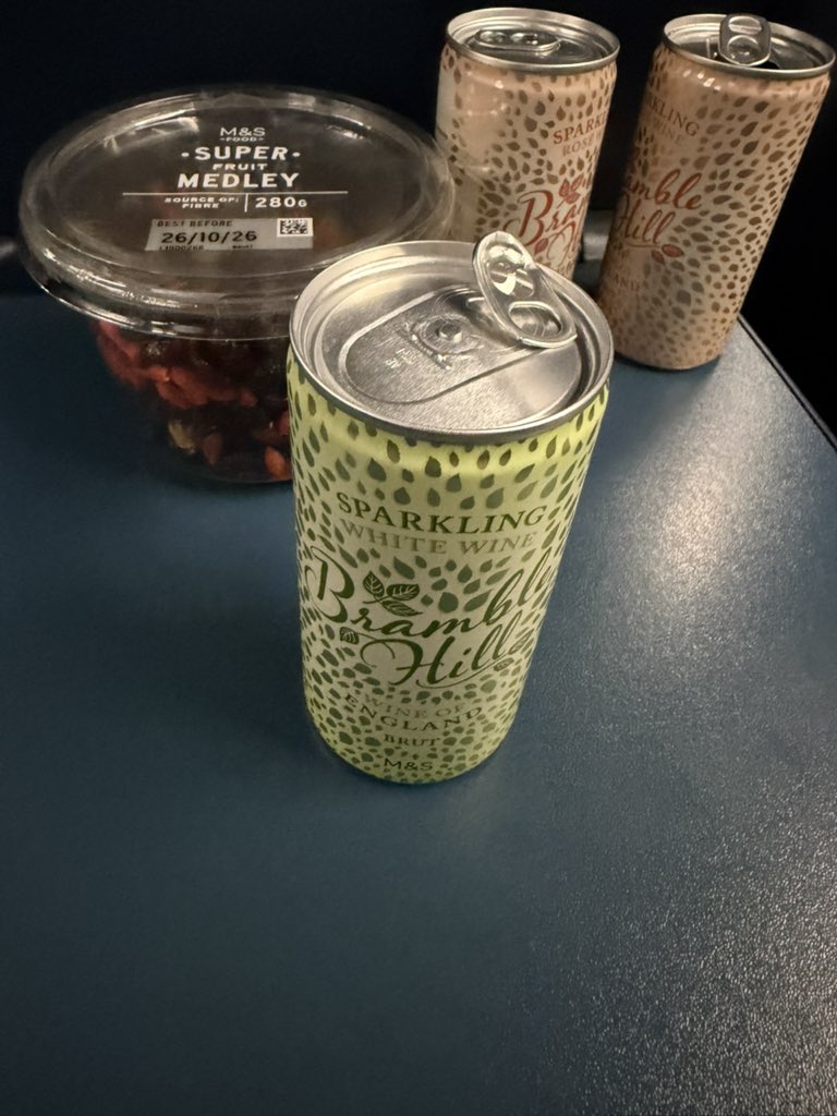 AntRGreen's tweet photo. @marksandspencer I’ve never failed to open one can in my entire life, let alone two?! What cheap crap is this?! Ruined my journey to Paris on the train! Refund please! https://t.co/M2Wp5HgK6m