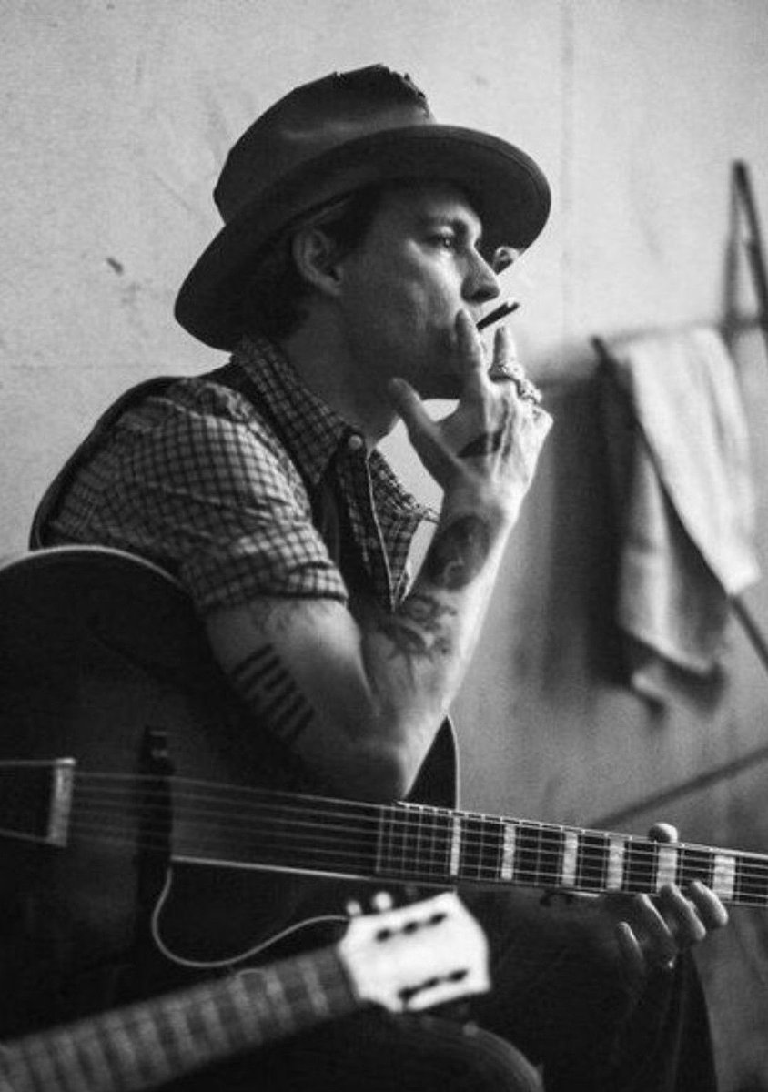 Johnny Depp tweet media
