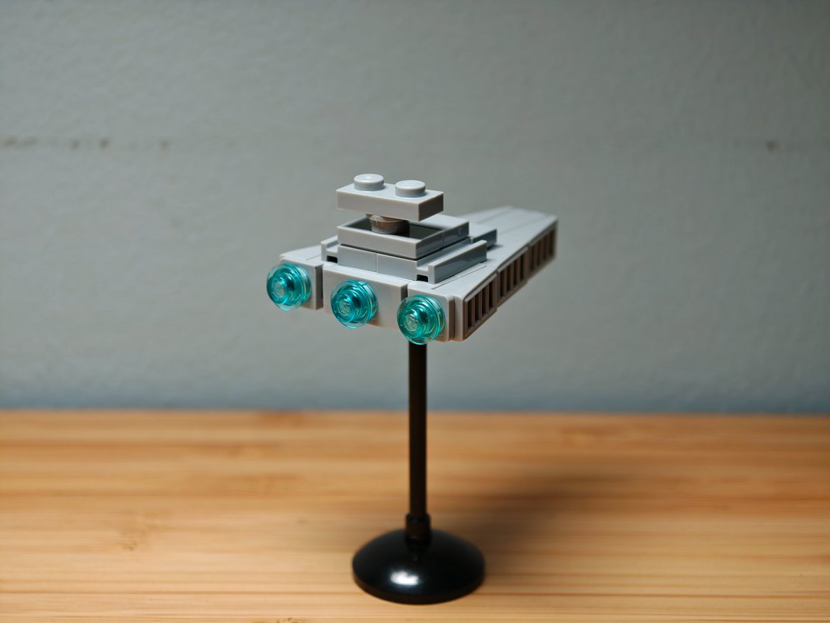 nopingrid's tweet photo. smol Star Destroyer https://t.co/euNXcFHG5h