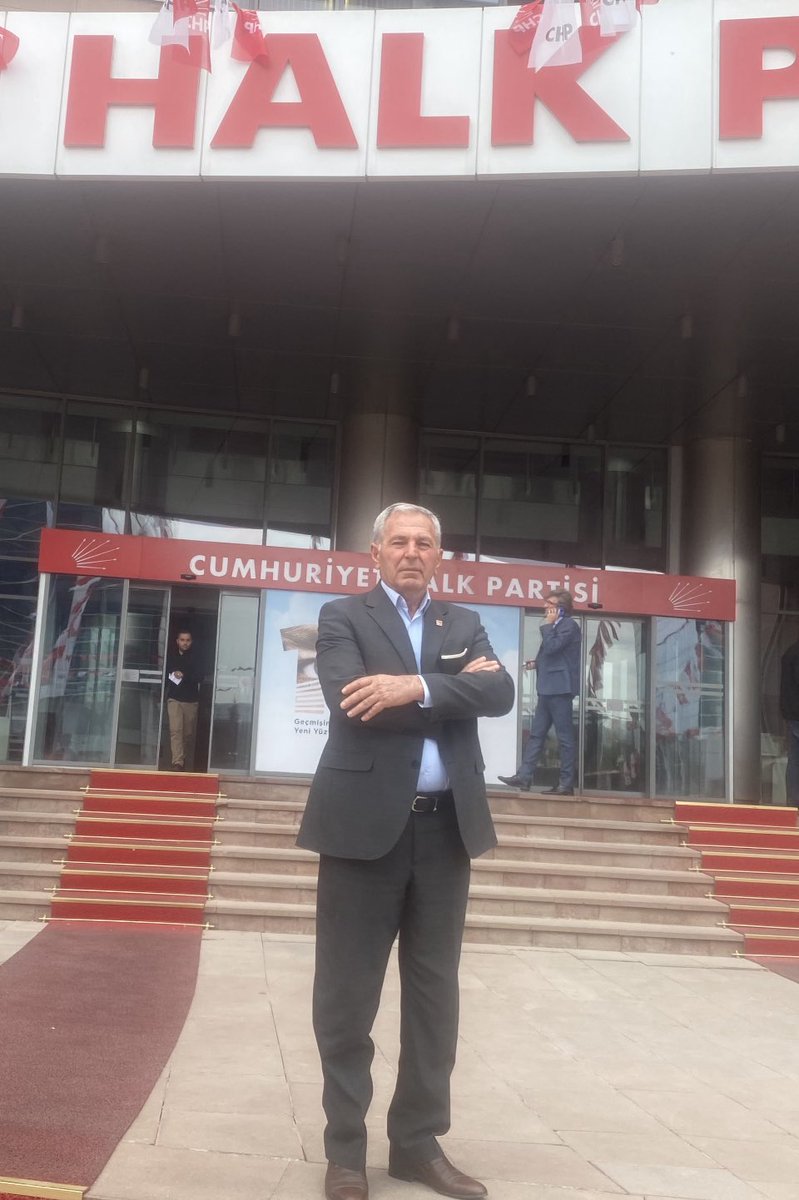 Yılmaz Özkanat tweet media