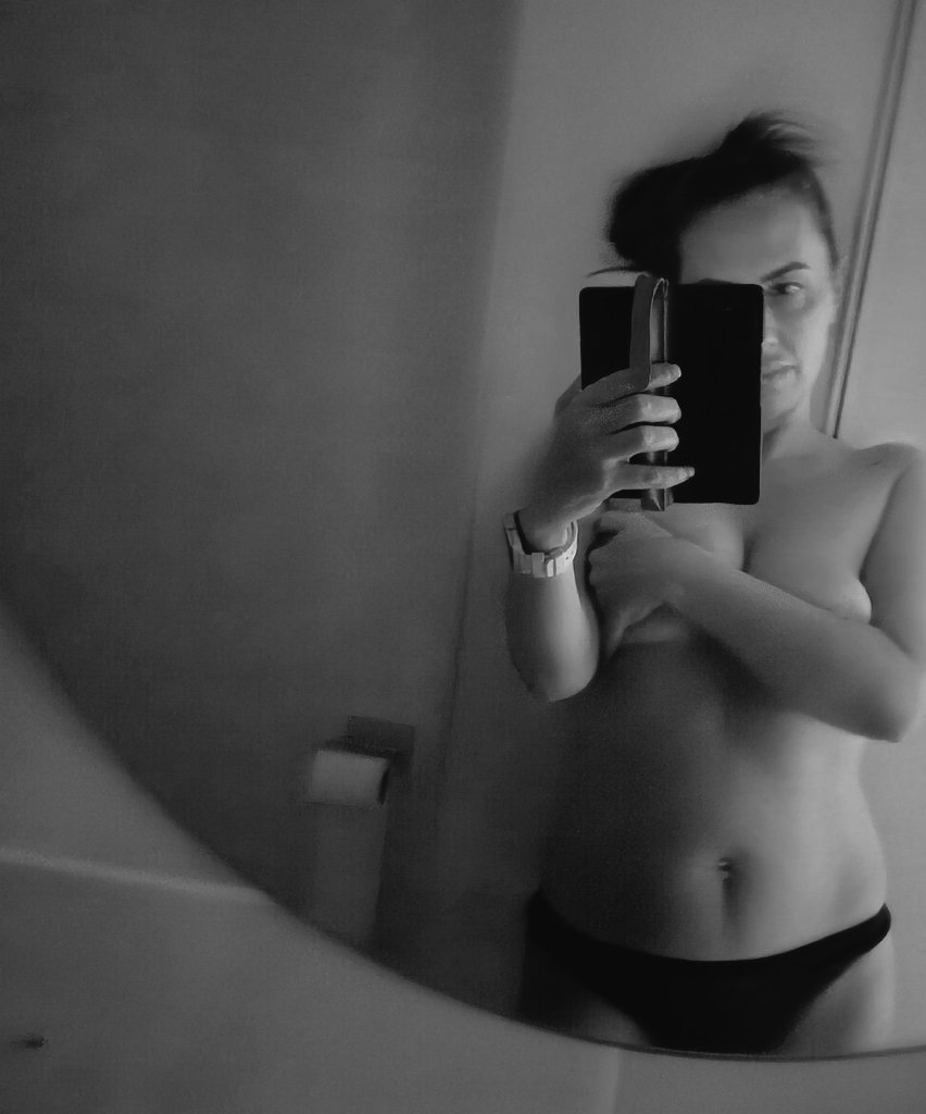 Goddessvioletme's tweet photo. Interesting Italian girl 🇮🇹🍕

findom finsub paypig spoiled tribute goddess https://t.co/MUwHocGor1