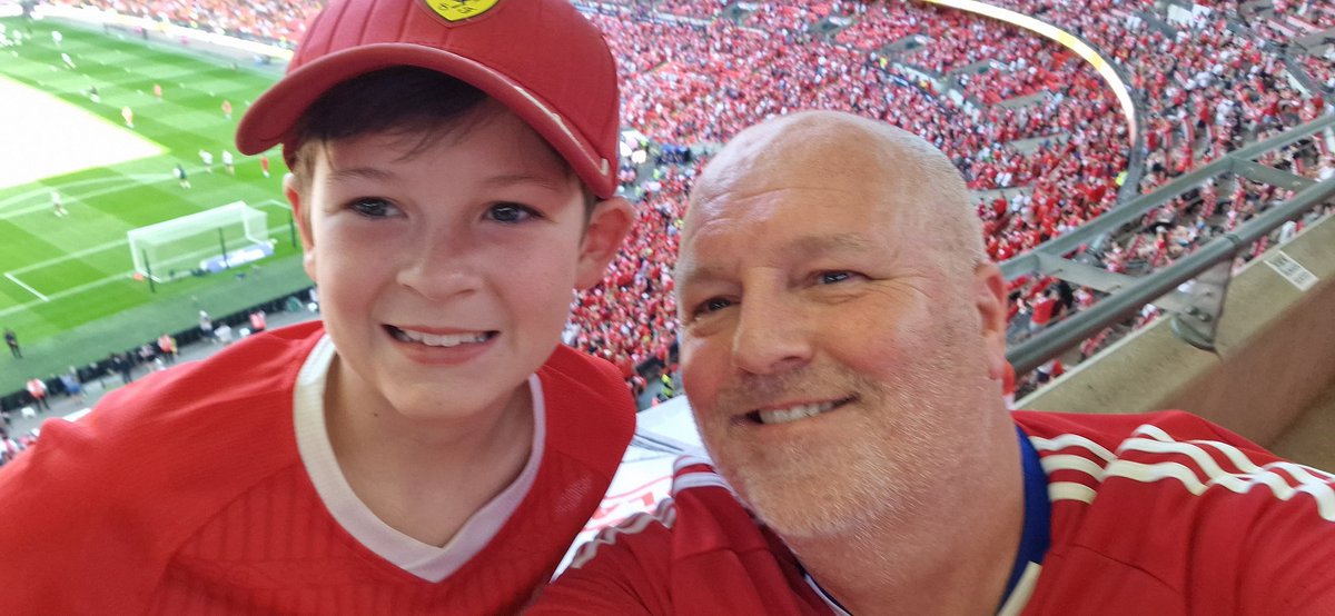 SilverSmoggy's tweet photo. Wasn't to be yesterday but looking forward to Hellball for a full season from August. 
Thought the young un would break the Wembley curse but it seems deeper than that! Wembley always impresses when it's full, boro fans were fantastic as always #utb #boro https://t.co/Ict5VHRn4U