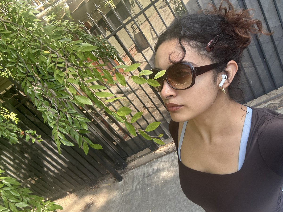 swagdra's tweet photo. talking to the trees https://t.co/tmKJM7wEY0