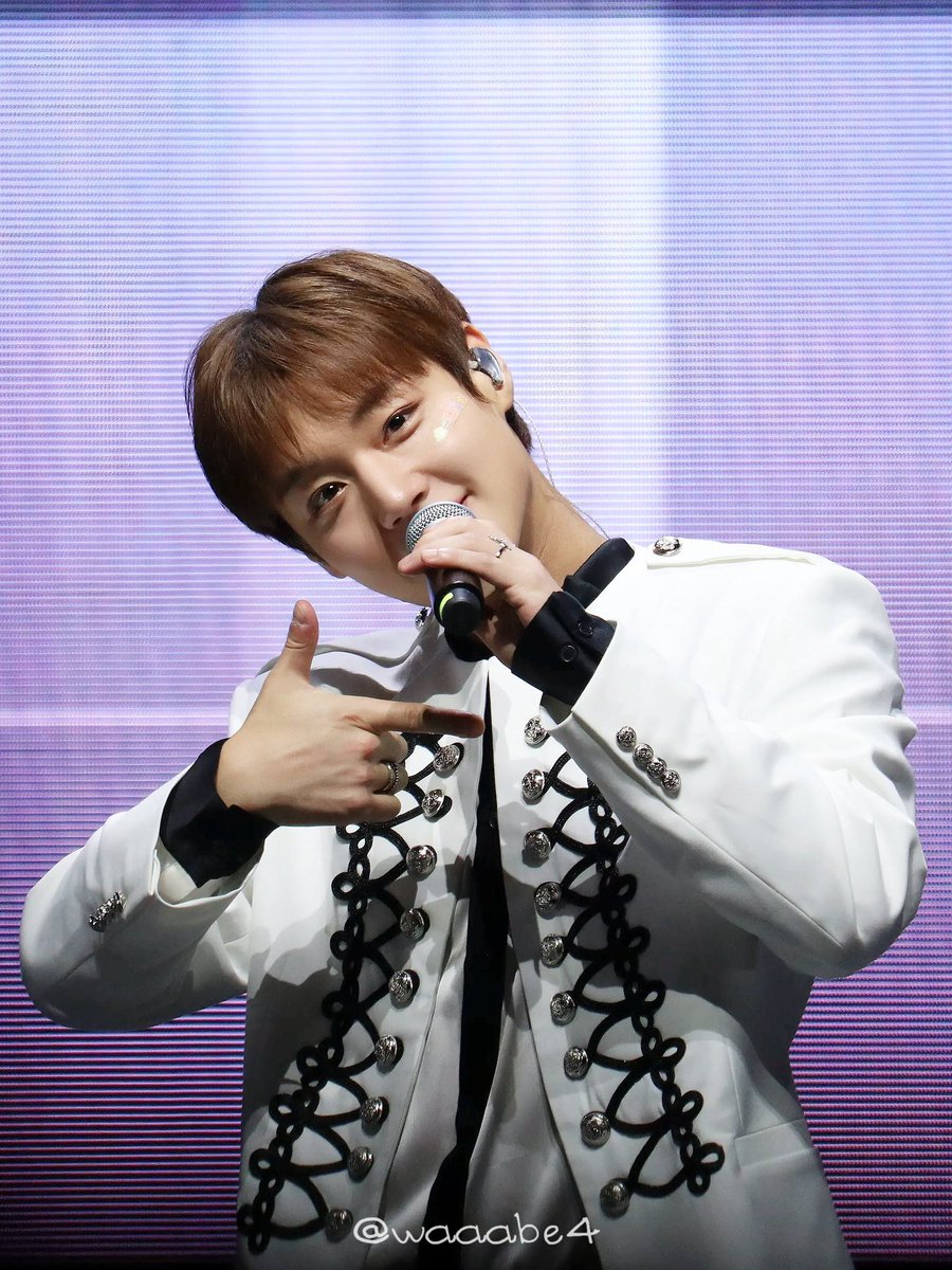 결❄️ tweet media