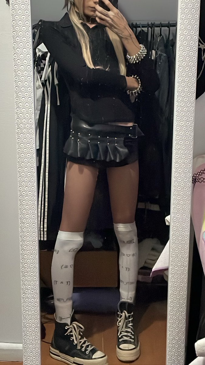 vivi tweet media