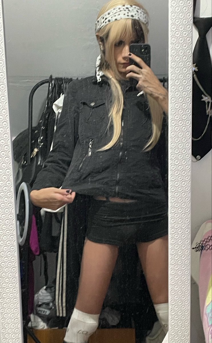 vivi tweet media