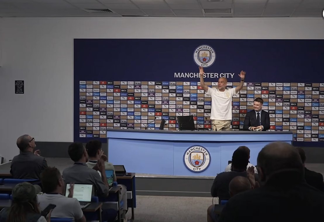 TouchlineX's tweet photo. 🚨🗣️ 𝗡𝗘𝗪: Pep Guardiola after leaving his final press conference as Manchester City:

"All the best guys, thank you for everything." https://t.co/wAXhS4UoFd