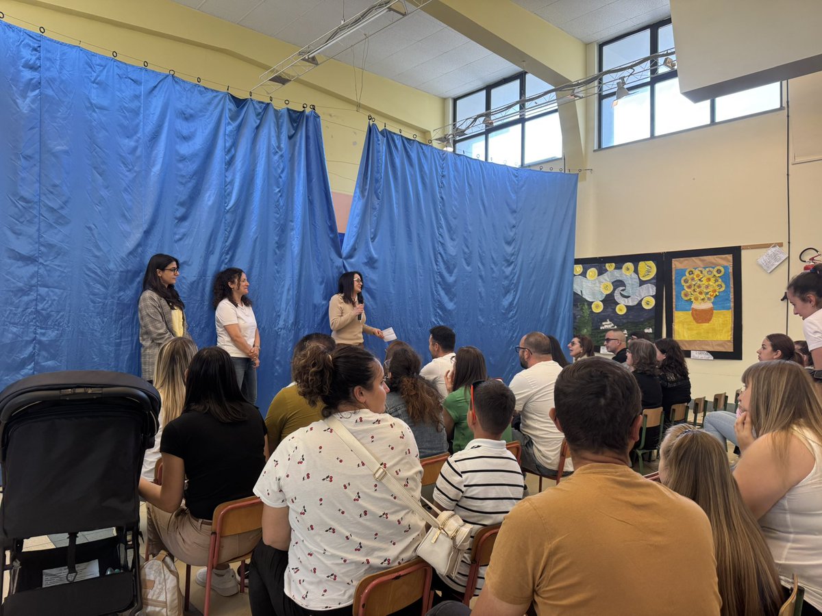 AngeloRadica's tweet photo. #scuola #socializzazioni #infanzia #scuolainfanzia 
#Tollo #recita #musica #integrazione #colori 

Congratulazioni a insegnanti e bambini Scuola dell’Infanzia Statale “Nicola Nicolini” di Tollo per il progetto di introduzione ai colori ed alla musica che è stato rappresentato. https://t.co/4nlEb0CPXb