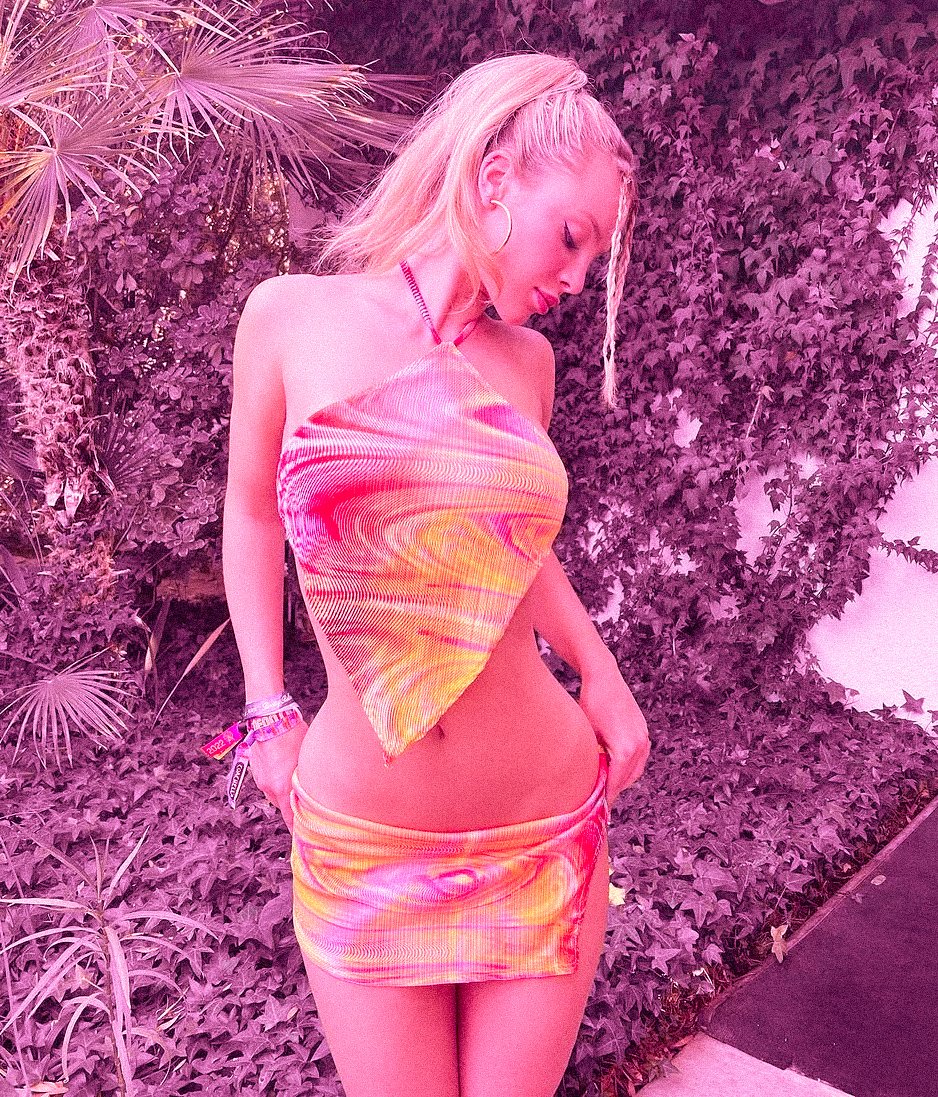 SUBBLONDIEX's tweet photo. ⠀
⠀⠀ ⠀⠀ ⠀⠀♡ felt kinda cute.  ♡
⠀⠀ ⠀⠀ ⠀⠀( кукла ) ／ #𝐑𝐎𝐋.
⠀ https://t.co/dkk36P8SAa