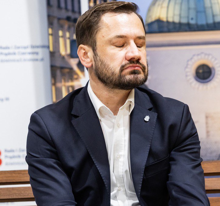 Marcin Stępniewski tweet media