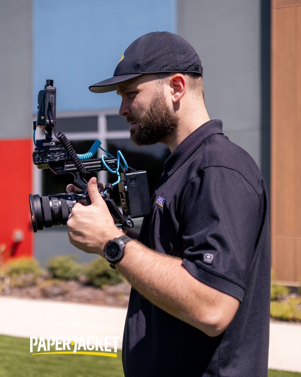 paperjacketllc's tweet photo. The difference between a decent video and a great one?

Direction, small adjustments, and a team that knows when to push and when to let it breathe.

#PaperJacketMedia #BrandVideo #Videography #ContentCreation #ProductionLife #CreativeProcess #MarketingVideo https://t.co/WUavGwParm