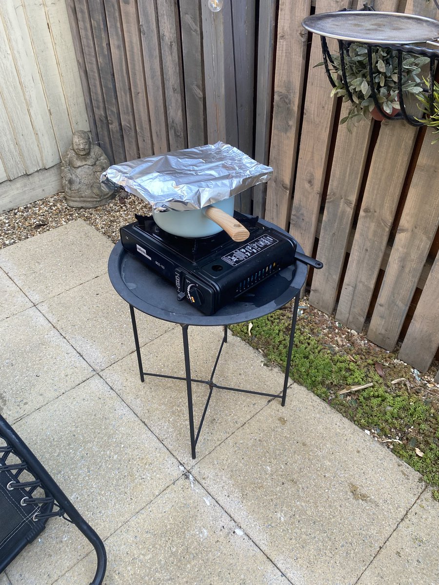 Debrap64's tweet photo. @UKPowerNetworks  thanks for a 2 hour power cut !! Just worried about beer being cold 🤣🥂 https://t.co/AkiqBwWMqb