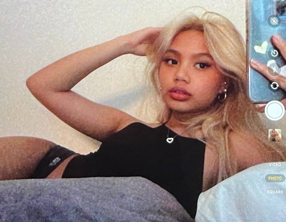 Kayaxkiss's tweet photo. New hair new me https://t.co/6t4VNBa9hw