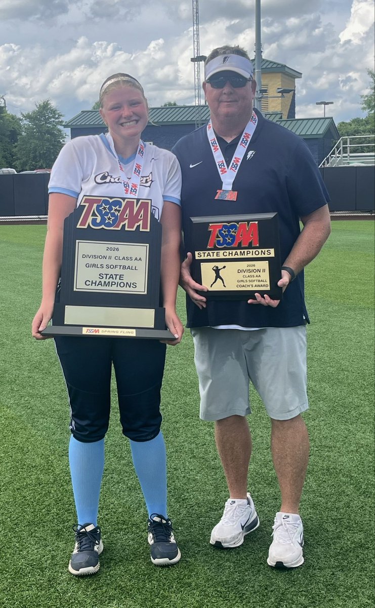 kylieblack0624's tweet photo. BACK TO BACK STATE CHAMPS!!!!🥇🥇🥇

what a blessing it has been to go to chattanooga christian school and play for this program! thank you to all my teammates, coaches, and friends who have made this experience so special!!

I will remember this group forever!!

#24out https://t.co/oDZNm1LJdx
