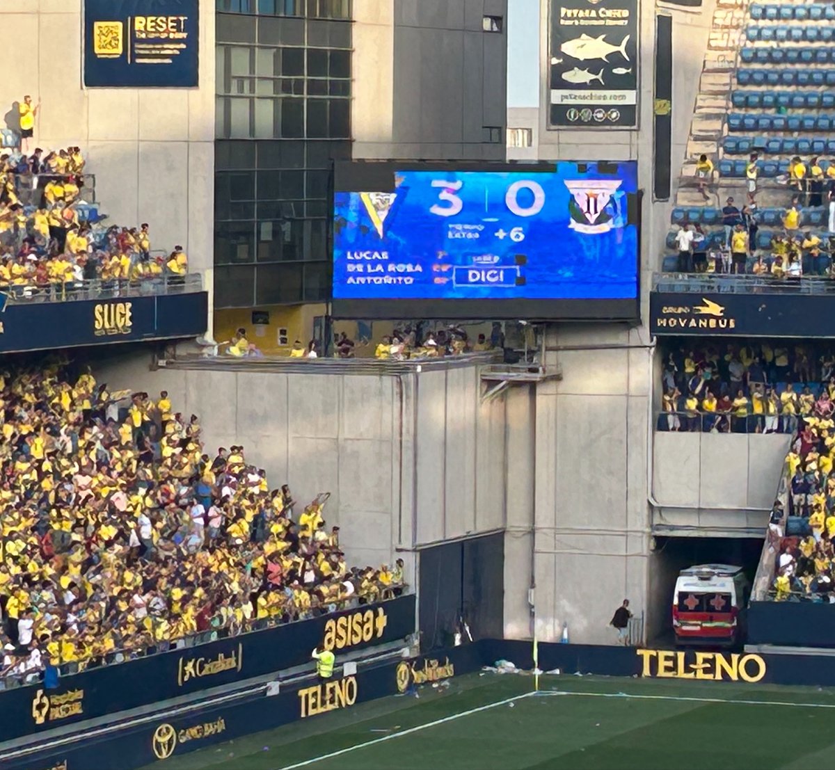 aurory79's tweet photo. Igual que en las recuperaciones de los colegios, hoy el Cádiz llegó a la suya y parece que por fin estudió y la aprobó con nota. 
Hoy es de esos días que te vas a la cama contenta con un broche espectacular a tu fin de semana, que bonito es ser del Cádiz https://t.co/X6x77ziXlh