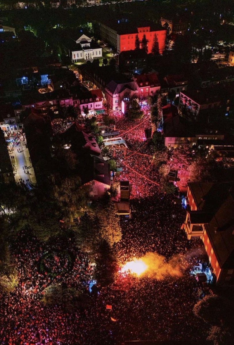 Primorac288Yug1's tweet photo. Neunistiva si Crna Goro!🇲🇪❤️🇲🇪❤️🇲🇪 https://t.co/Lk87PxoTDV