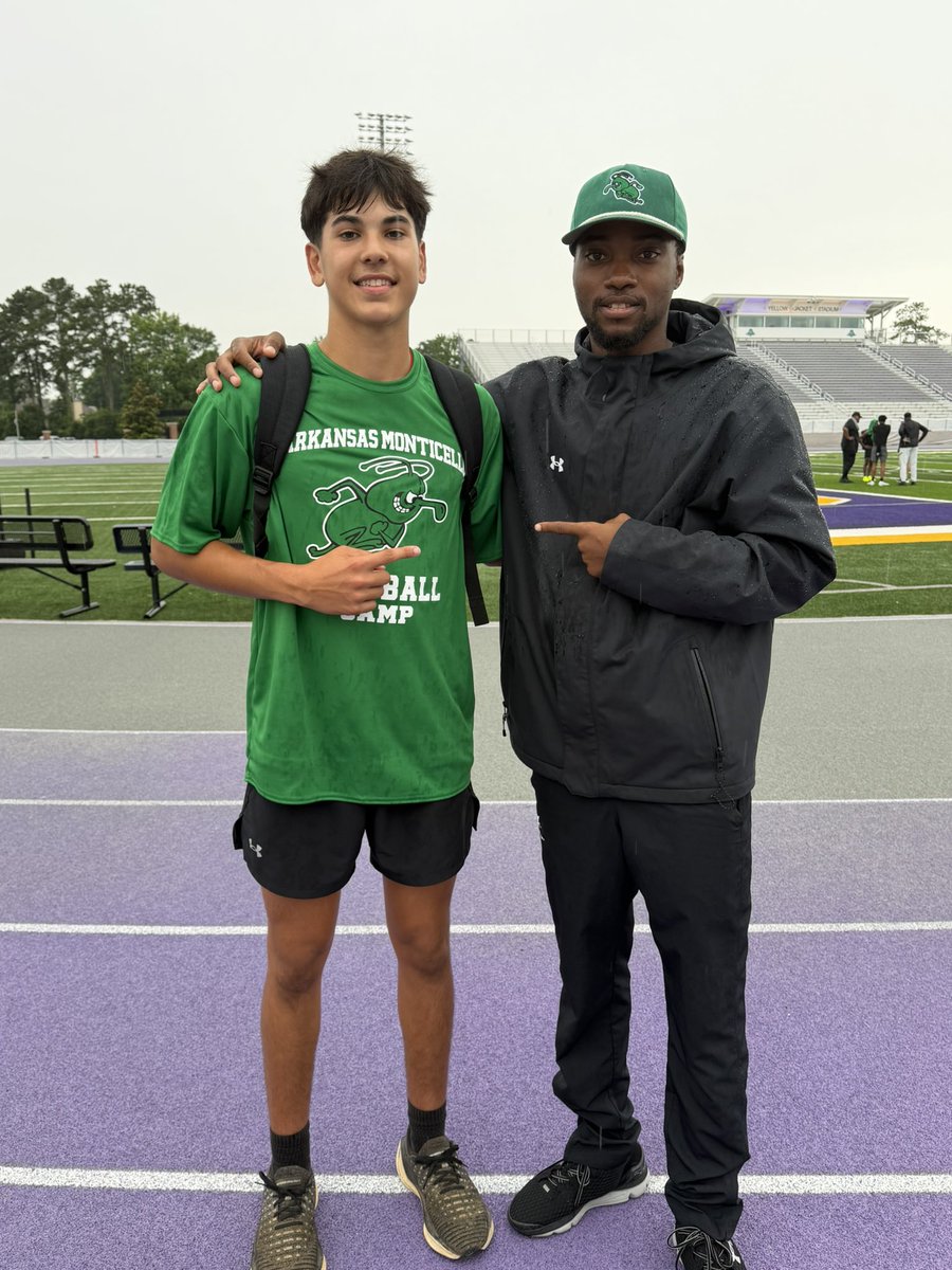 Nate_Kyle10's tweet photo. Had a great time at UAM Football Camp! Very blessed for the opportunity to showcase my abilities in front of coach @CoachJHarbour and the whole coaching staff at UAM!
@coachnorton17 @CoachJHarbour @UAMonticello @CoachGGoff @CoachHenry15 @Coach_Mayer @SFortTorosMedia https://t.co/dBBe8Jw0zm