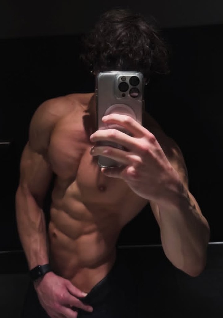 EastonS49629's tweet photo. There's more to experience than just viewing my posts, dm me now for customs and other cool experiences 😎 👌🏻
#custom #master #alphastud #domstud #feetworshi̇p #submissive #domination #Masculinity #stud https://t.co/Xh06jkrAEC