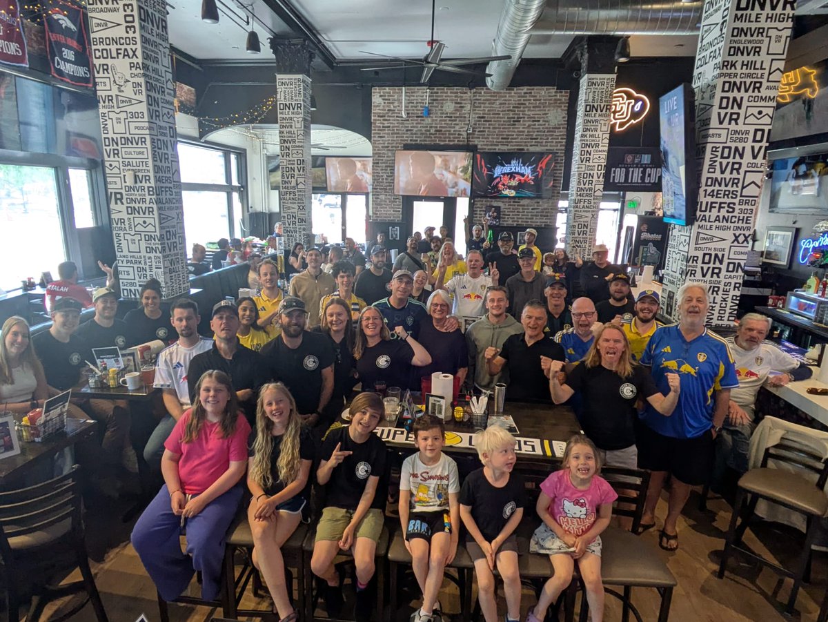 bobarrington10's tweet photo. @LeedsUTDCO... the friendships, the connections to extended family and friends, the community we have built together... it's the greatest gift we can give one another! Personally, I am forever indebted to you. THANK YOU!!!  Much love and appreciation!!  💛🤍💙
@LUFC
@DNVR_Sports https://t.co/hNb4ta2Zhh