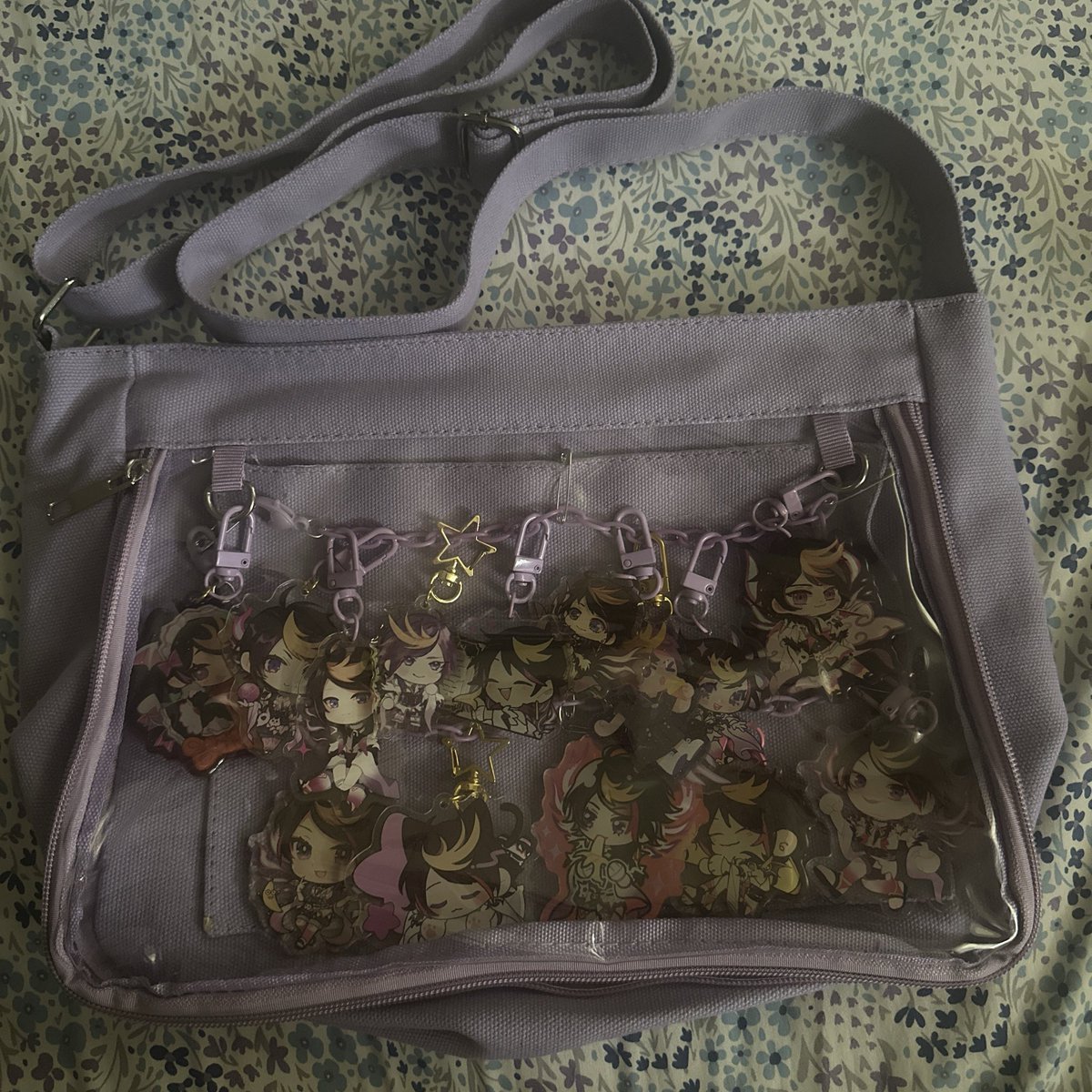d0ie96orders's tweet photo. if anyone would be interested in these nijisanji ita bags? will include all of the keychains as shown or if you would like the bag only dm me! https://t.co/BAoTA6et2T