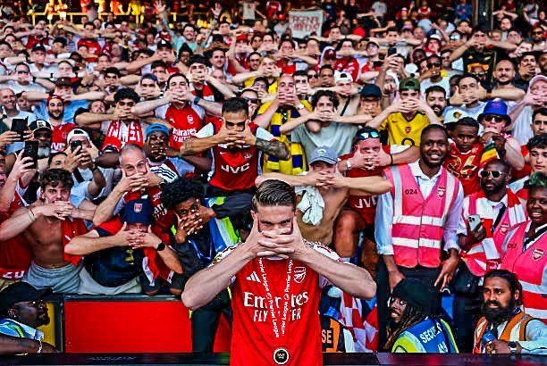 Luambo's tweet photo. The Arsenal #Champions26 #Arsenal ❤️❤️❤️❤️❤️❤️❤️❤️❤️❤️❤️❤️❤️❤️❤️❤️❤️❤️❤️❤️❤️❤️ https://t.co/xKOIxnTZ1M