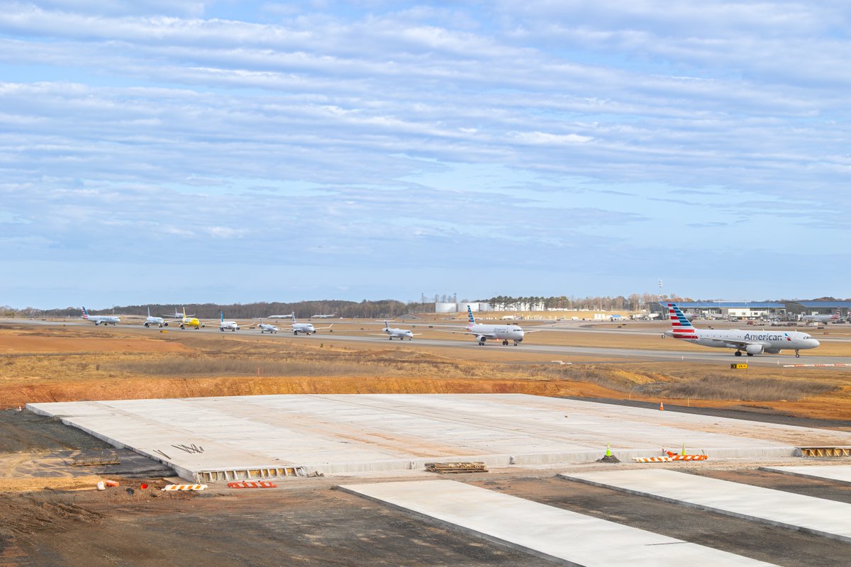 CLT Airport tweet media