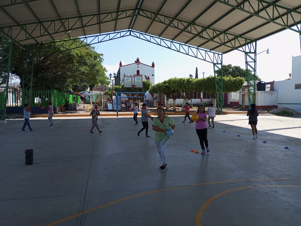 LefLuisMedrano's tweet photo. Damitas de la comunidad indígena de Tetelcingo Morelos.
Una mañana muy activa, llena de risas y actividad física.
@FAHHdeporte @sbrsusana @edo_morelos https://t.co/GrTHDS0S1U