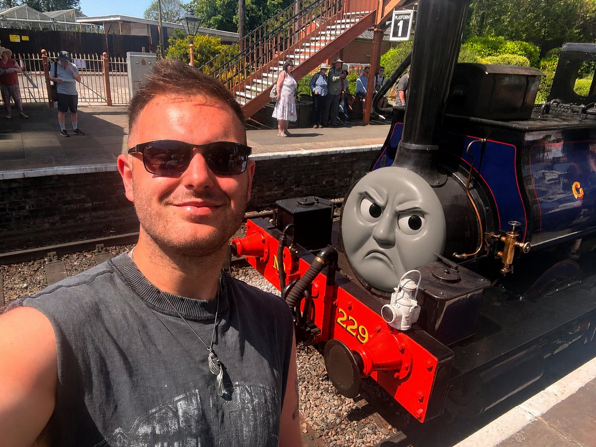 thomas things tweet media