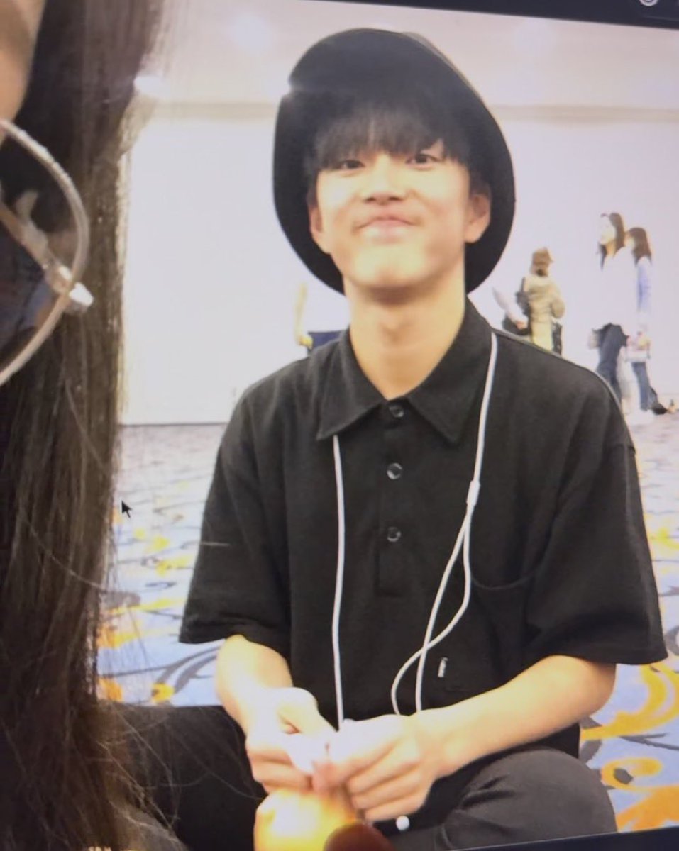 ㉨ tweet media