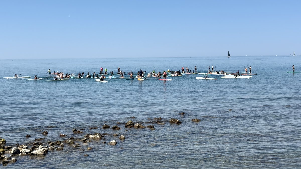 Paolo__Ferrara's tweet photo. La manifestazione è la loro. Però per uno come me, che vive questo sport il cuore batte forte.
Chiedono il diritto di poter fare sport. Un diritto che oggi viene ostacolato dalla mancanza di norme nazionali chiare e da un sistema mare che è stato tutto fuorché inclusivo. https://t.co/tFiIfFnLMe