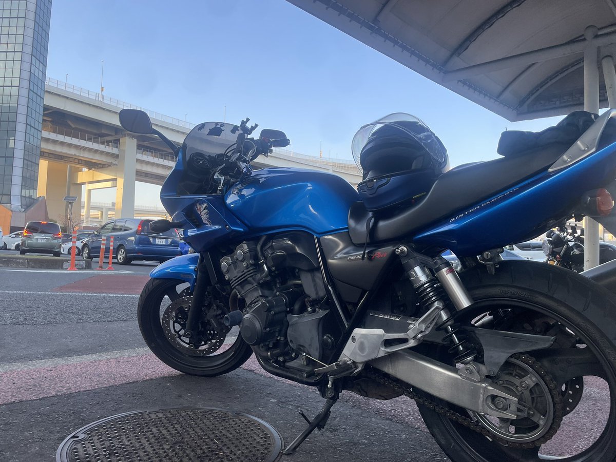 mutsu_ichikawa's tweet photo. 歳を取ったので更新。

名前：市川むつ
性別 : 男
年齢：34
住み : 神奈川
車種：CB400SB
好き：ソロツー　メディスン　シスター・クレア　ソウリンちゃん　峠ステッカー収集
嫌い:煽り運転
一言：全国制覇したい！
#バイク乗りとして軽く自己紹介 
#バイク好きと繋がりたい https://t.co/teoZdFDYec