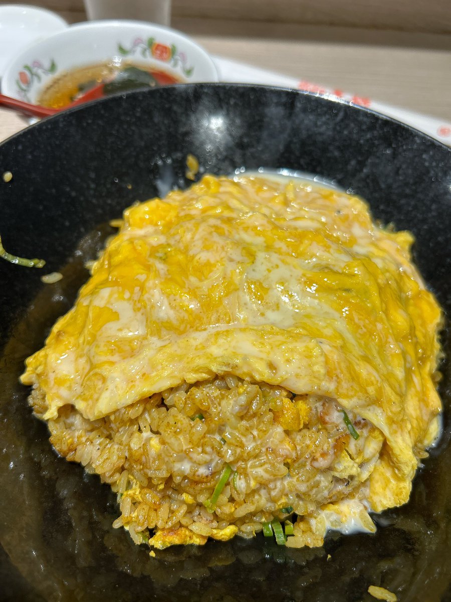 hid226's tweet photo. 今日の晩御飯はOhSho
餃子×２よく焼き
ドライカレー天津飯大盛り
レバ天の香味ソース https://t.co/aqkXxzKXme