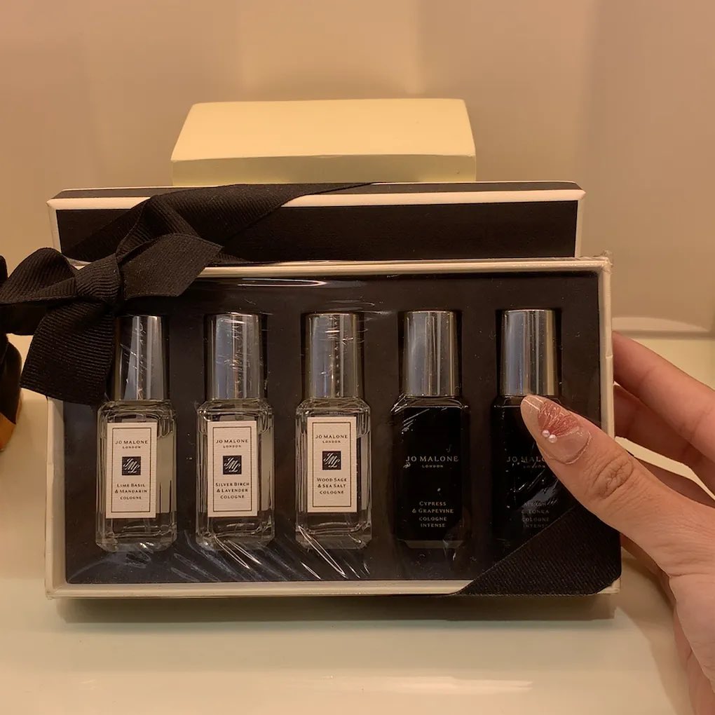 sisstweird's tweet photo. wangi paling cantik after libre intense 🫶🏻 https://t.co/NEdJblF7Ck
